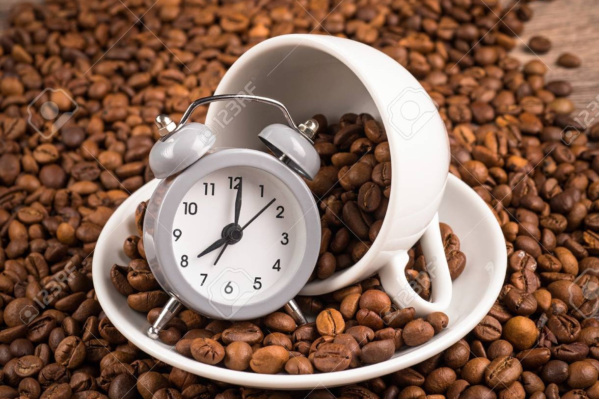 Imagen de café con reloj